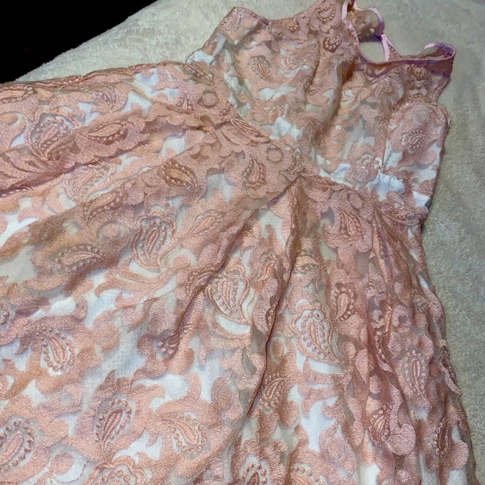 Pink laced women’s dress 💗